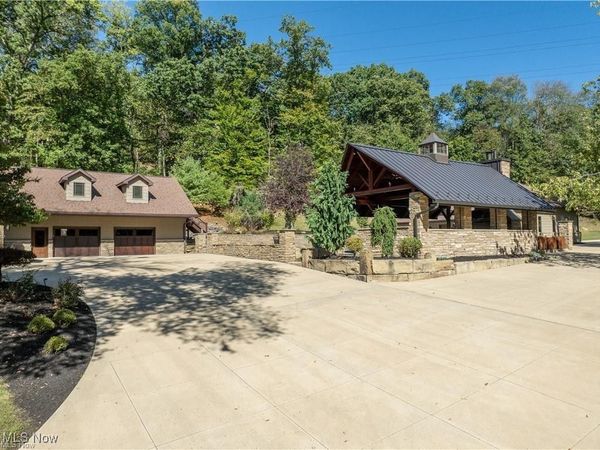 4133 Lace Road NW, Malvern, OH 44644