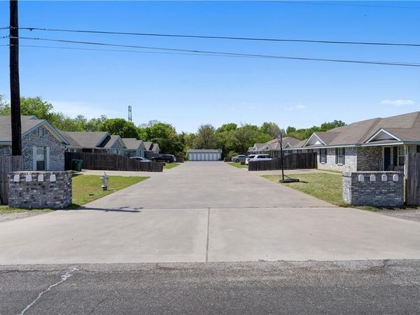 860 N Lacy Drive , Unit 5-6, Lacy Lakeview, TX 76705