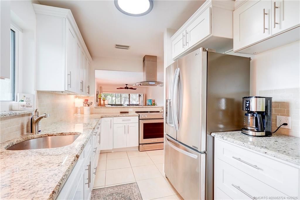 175 SE Saint Lucie Boulevard, Unit A106, Stuart, FL 34996 Photo