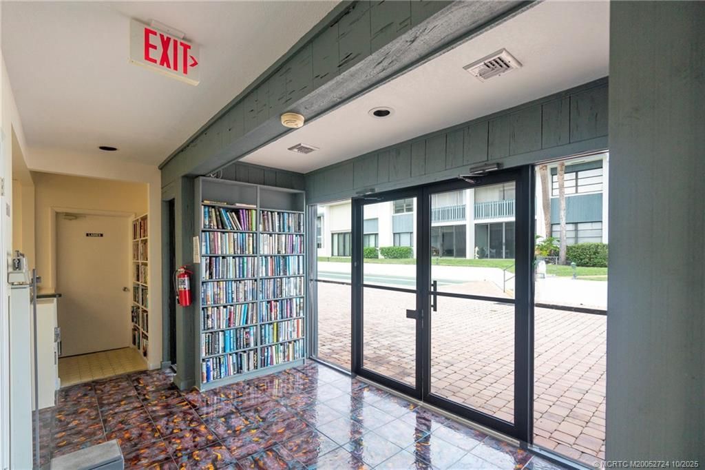 175 SE Saint Lucie Boulevard, Unit A106, Stuart, FL 34996 Photo