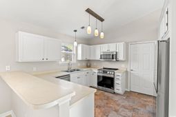 1077 Stoney Falls Blvd. photo 4