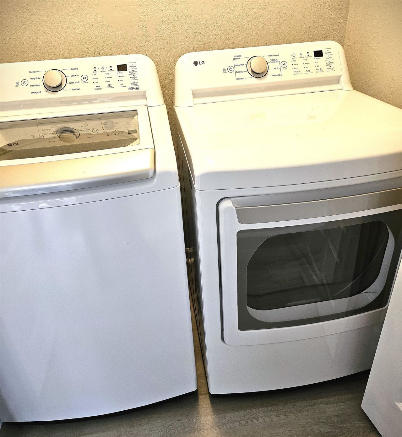 1077 Stoney Falls Blvd. Photo 34