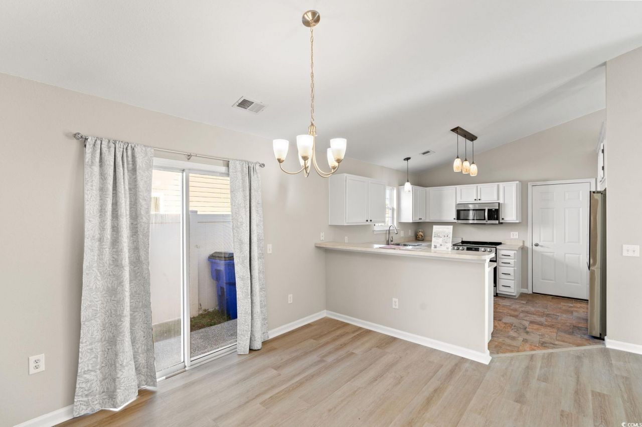 1077 Stoney Falls Blvd. Photo 9