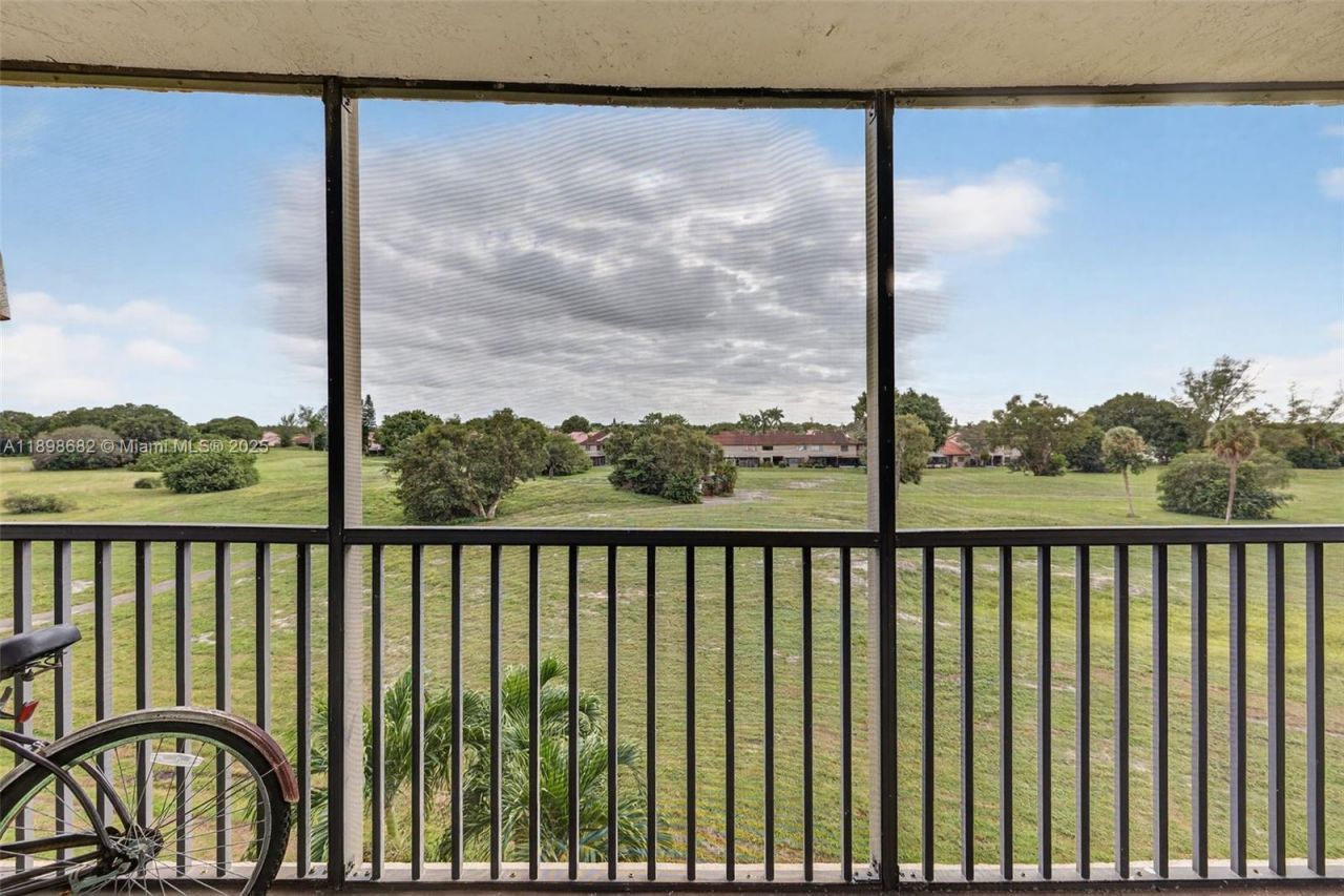 3821 Environ Blvd, Unit 411, Lauderhill, FL 33319 Photo