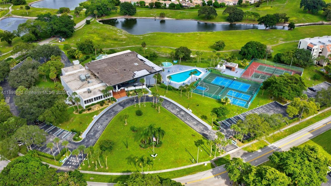 3821 Environ Blvd, Unit 411, Lauderhill, FL 33319 Photo