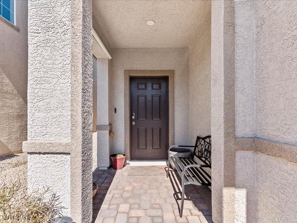 6082 Rose Springs Avenue, Las Vegas, NV 89130