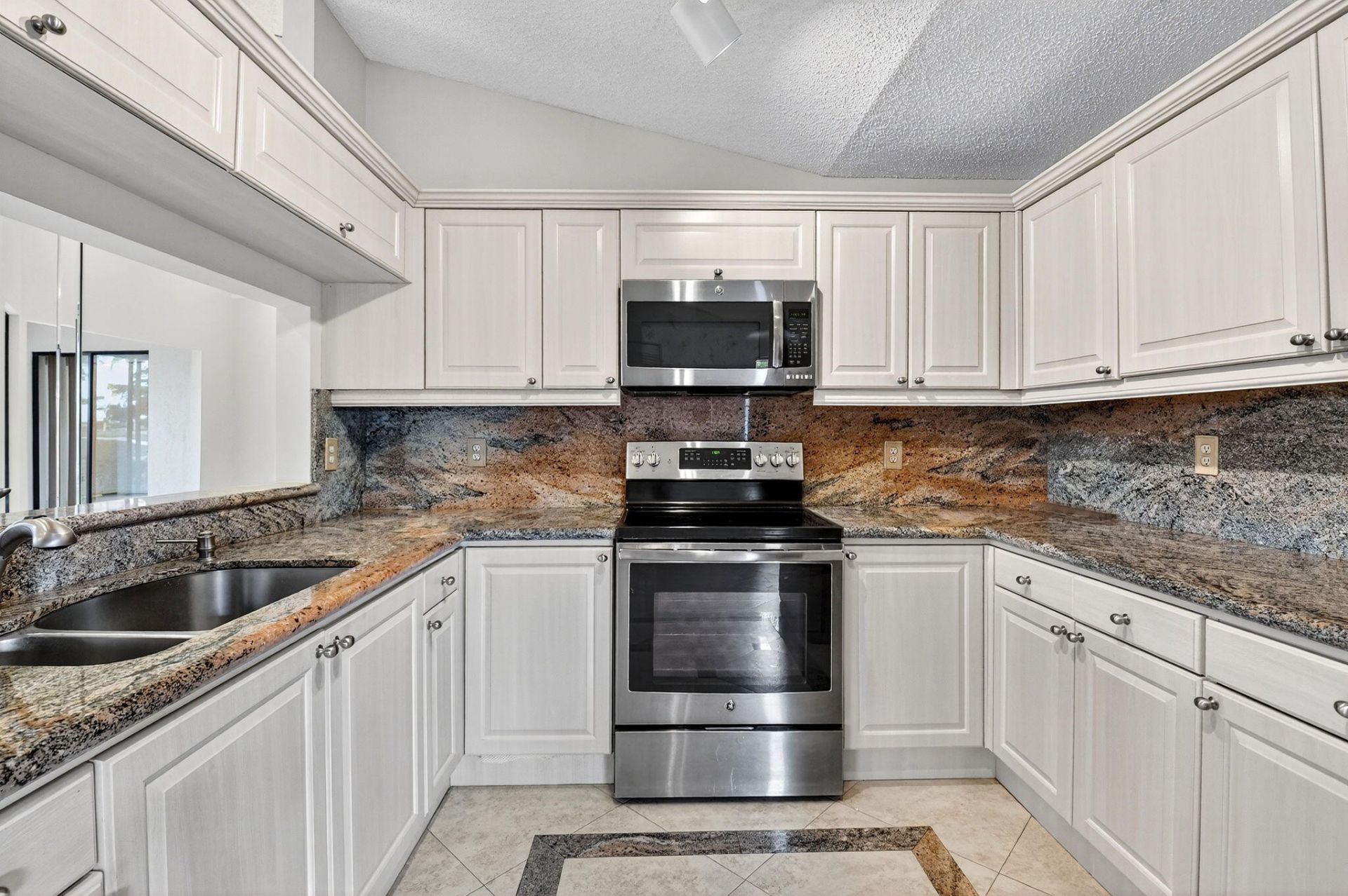 8225 Cassia Drive, Boynton Beach, FL 33472 Photo