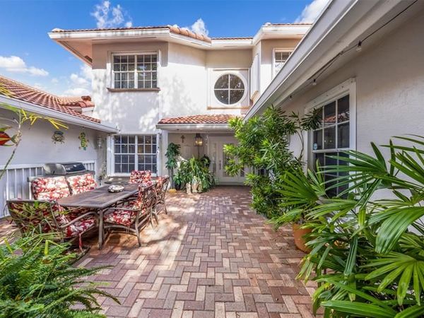 4115 Carriage Dr, Unit P2, Pompano Beach, FL 33069