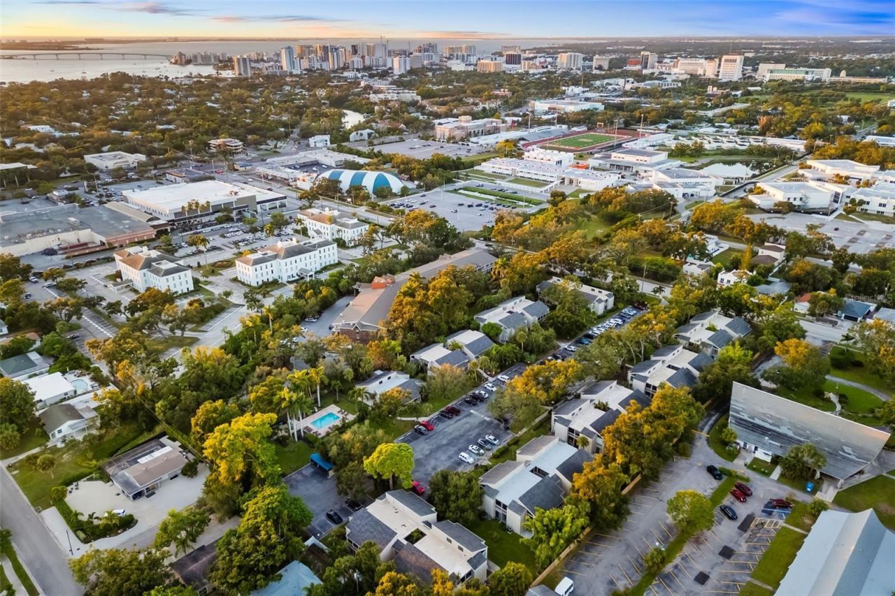 2224 Bahia Vista Street, Unit E1, Sarasota, FL 34239 Photo