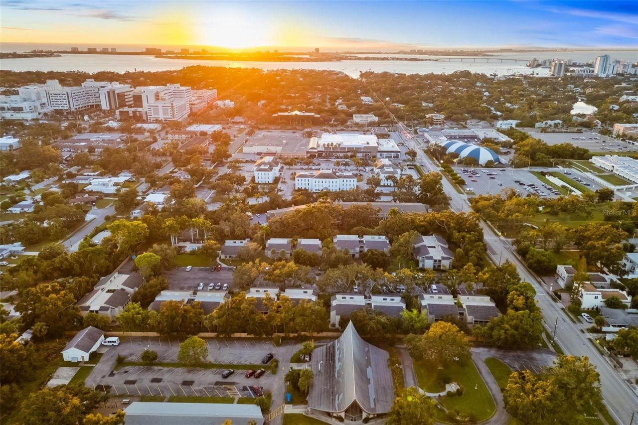 2224 Bahia Vista Street, Unit E1, Sarasota, FL 34239 Photo