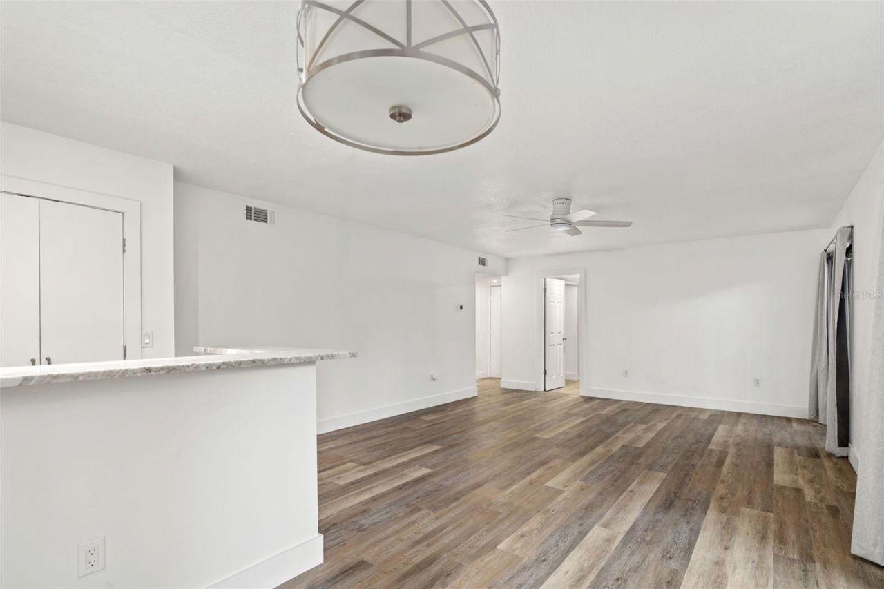 2224 Bahia Vista Street, Unit E1, Sarasota, FL 34239 Photo