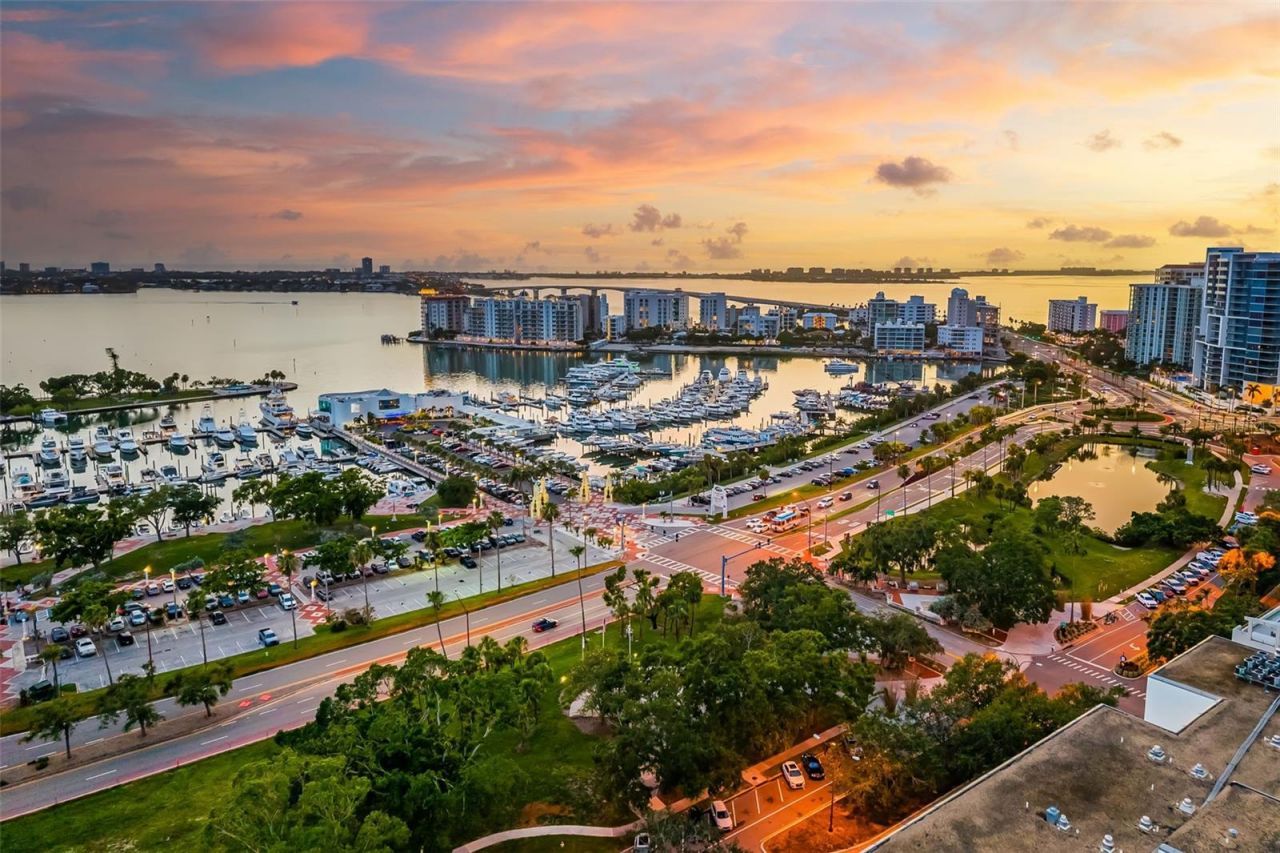 2224 Bahia Vista Street, Unit E1, Sarasota, FL 34239 Photo