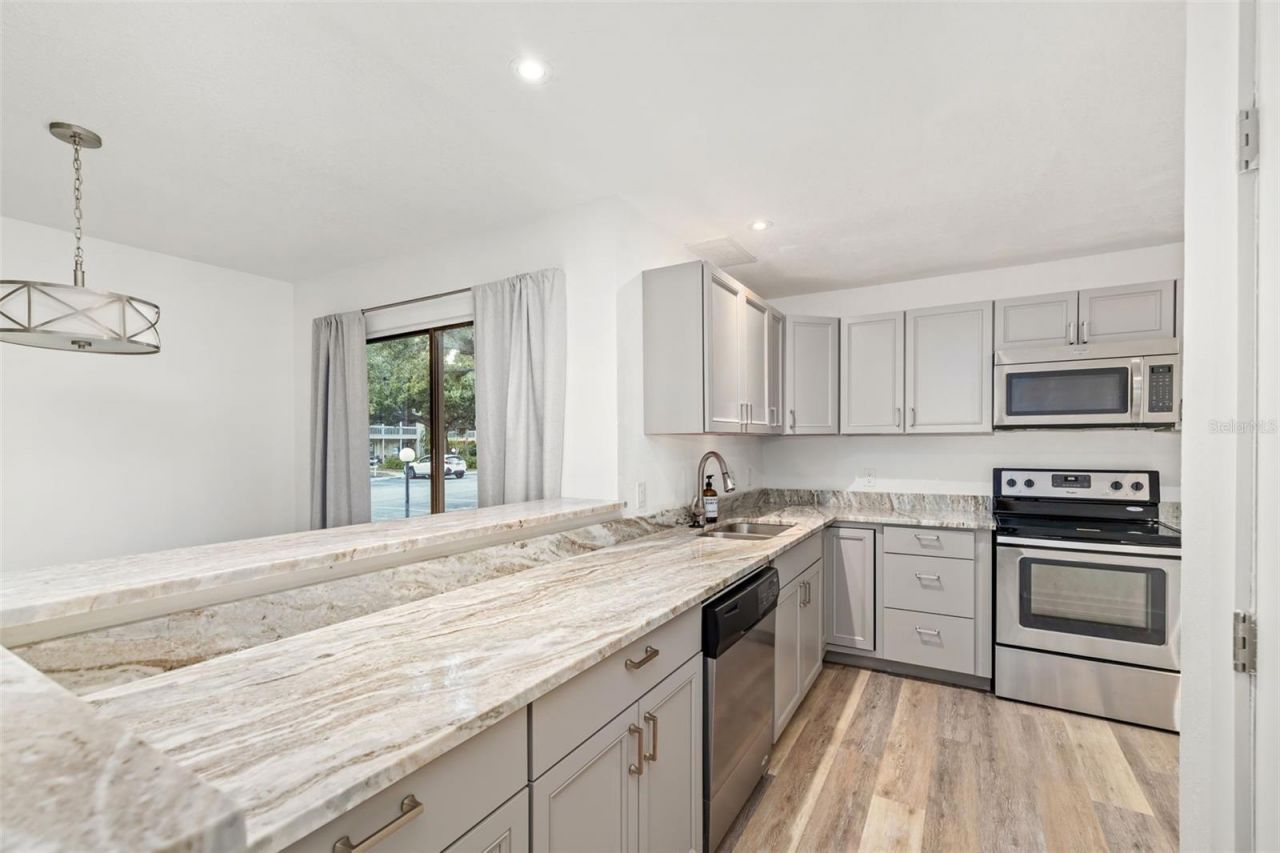 2224 Bahia Vista Street, Unit E1, Sarasota, FL 34239 Photo