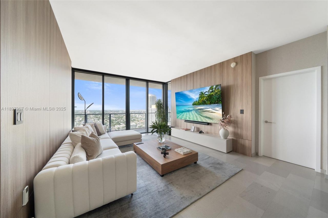 88 SW 7th St, Unit 3910, Miami, FL 33130 Photo