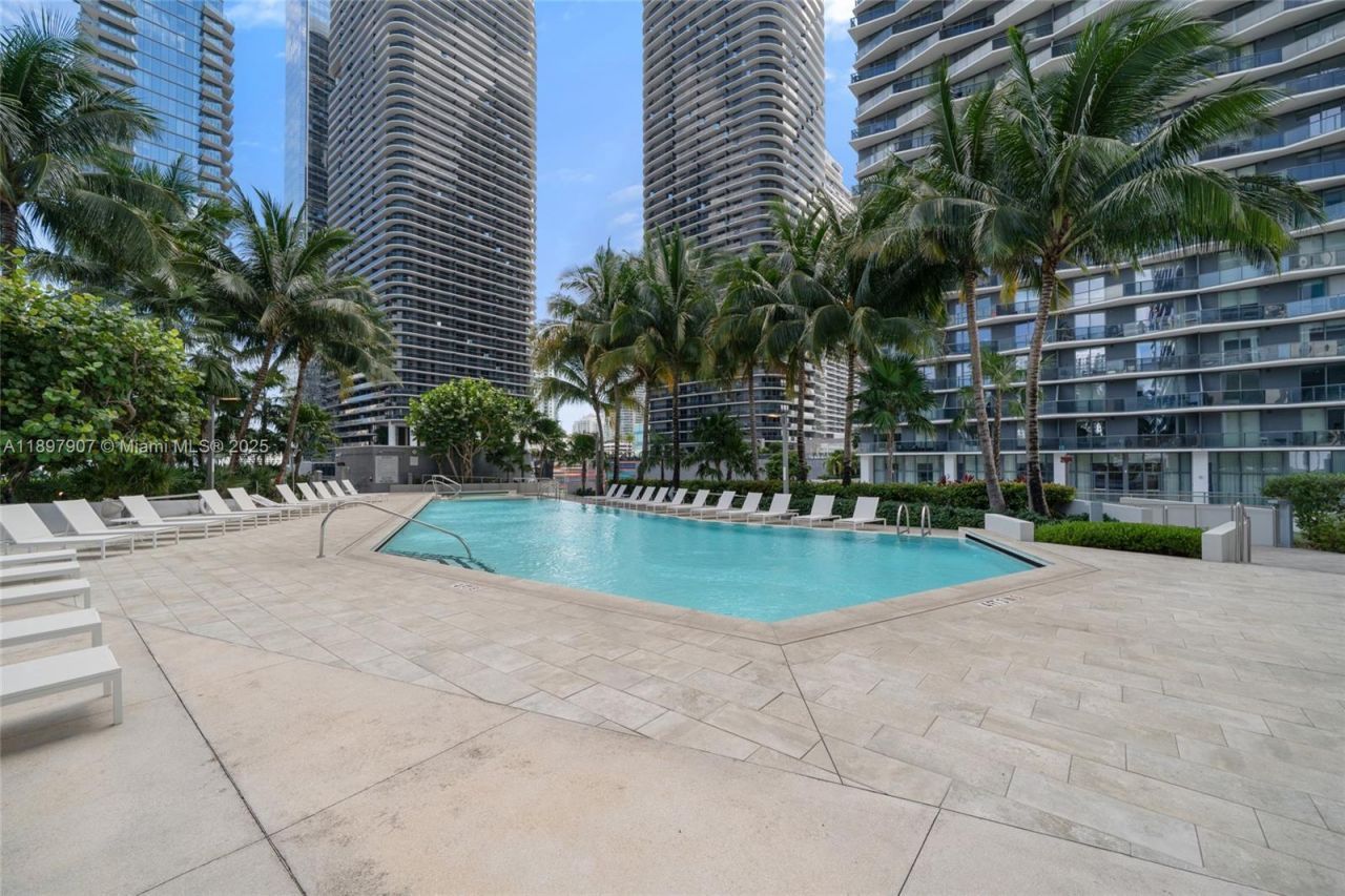 88 SW 7th St, Unit 3910, Miami, FL 33130 Photo