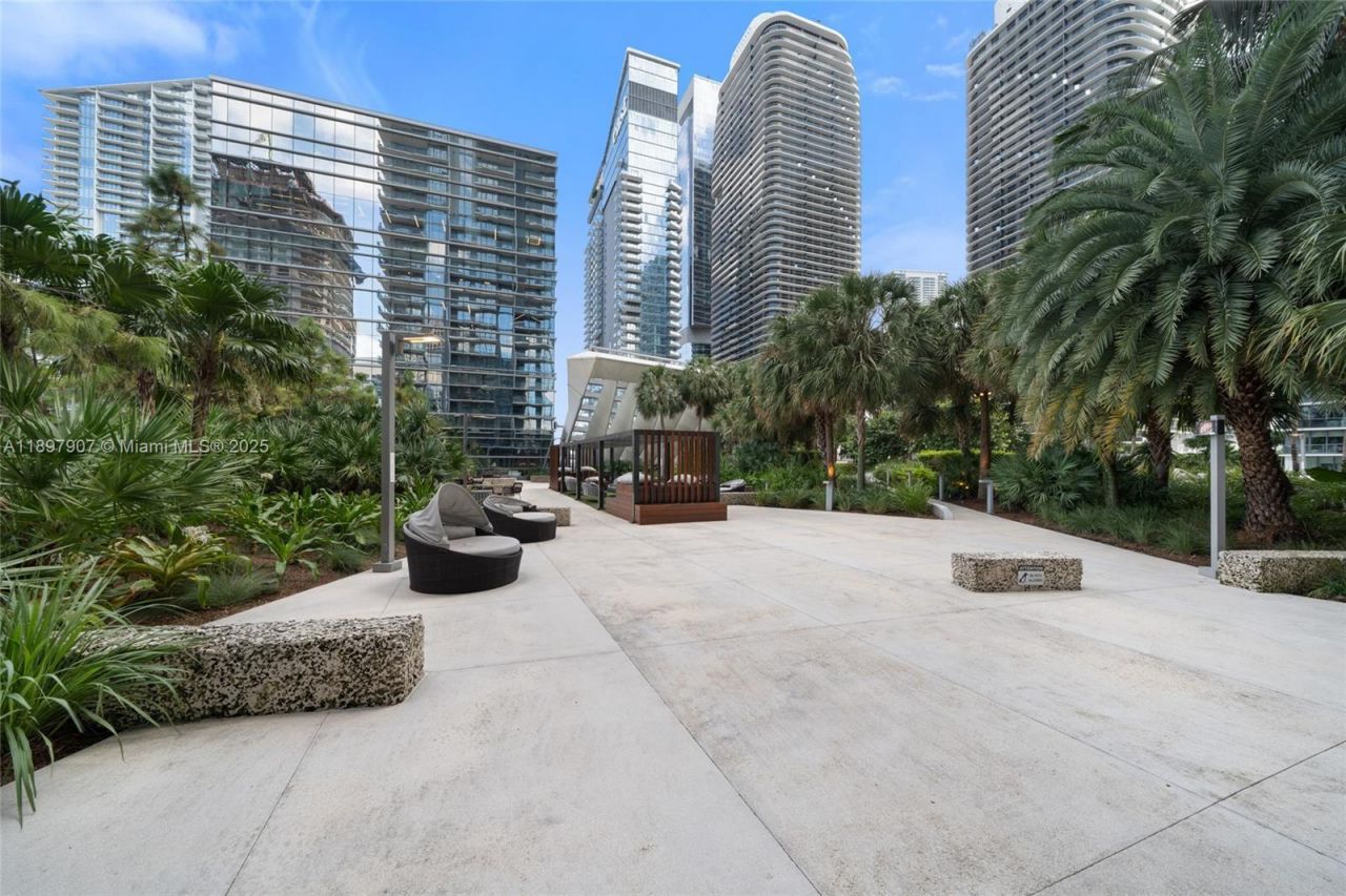 88 SW 7th St, Unit 3910, Miami, FL 33130 Photo