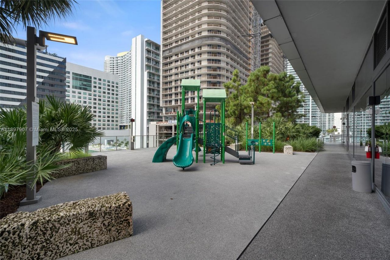 88 SW 7th St, Unit 3910, Miami, FL 33130 Photo