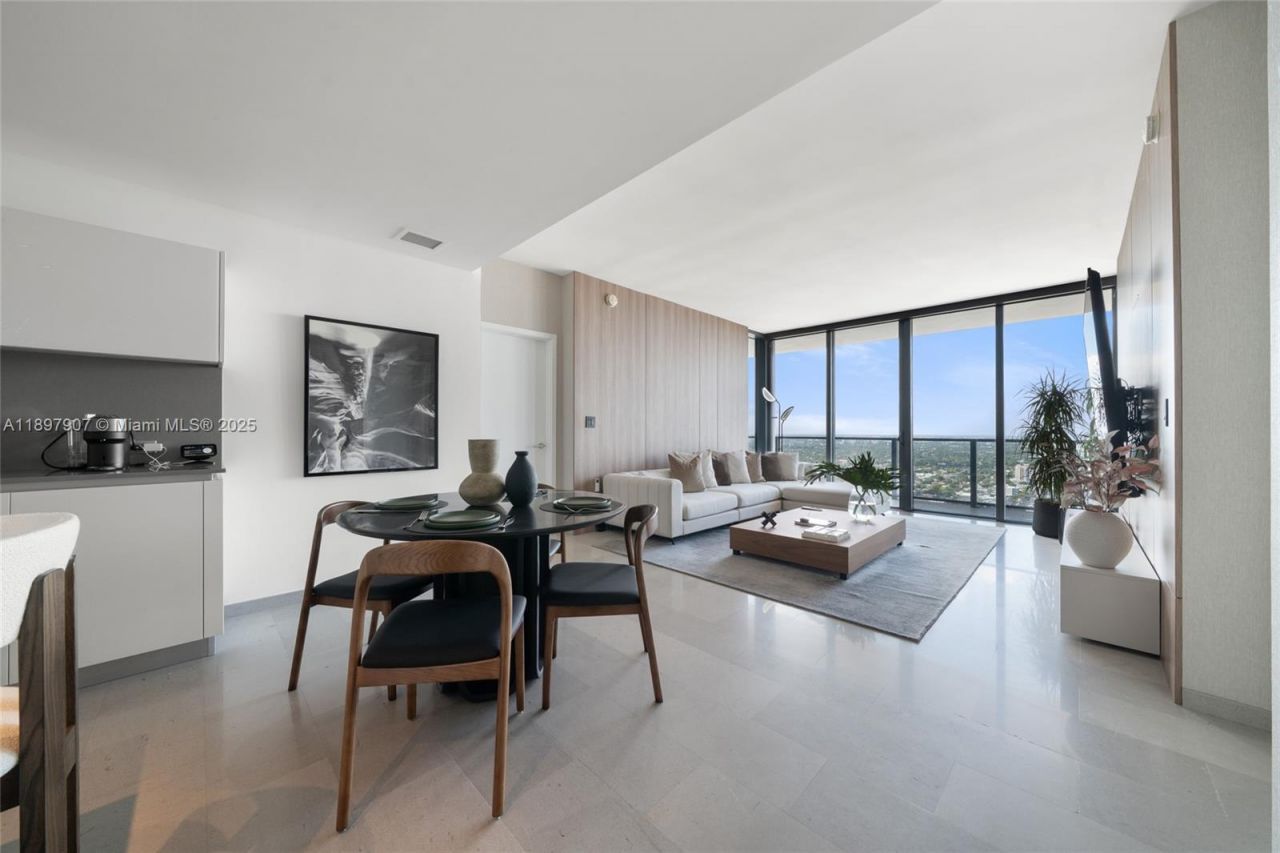 88 SW 7th St, Unit 3910, Miami, FL 33130 Photo