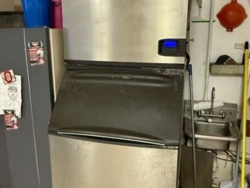 433 West State Street, Newcomerstown, OH 43832 Photo 2