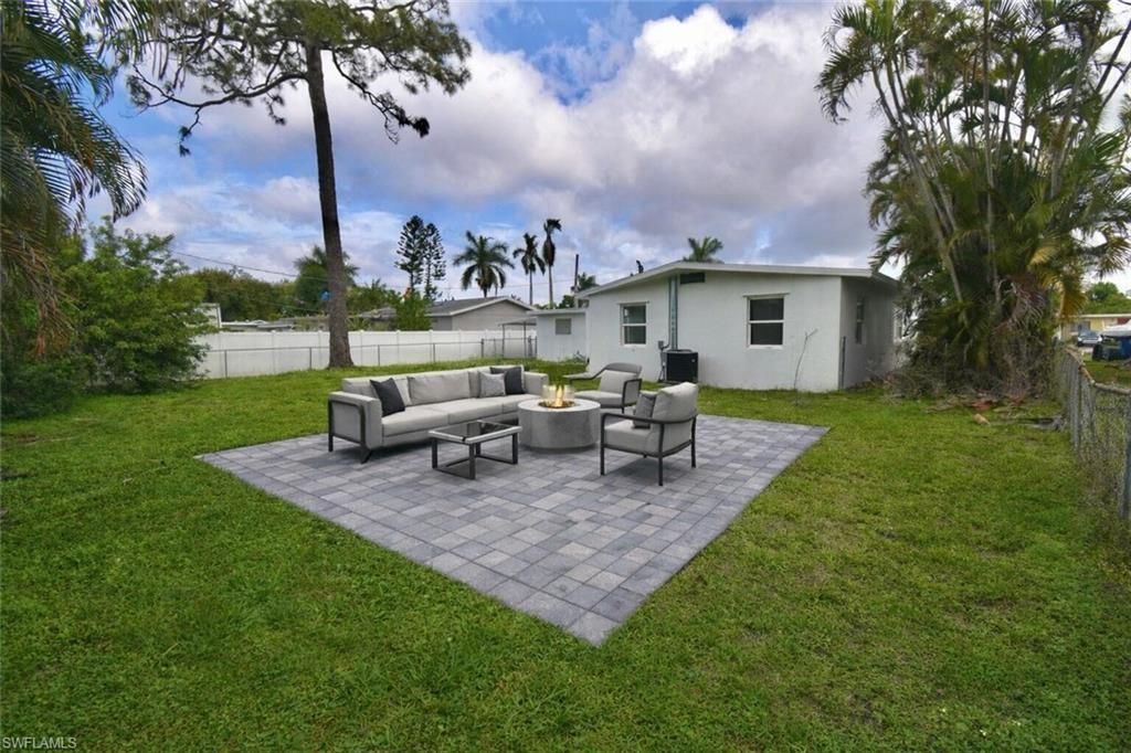 2116 Pineview Rd, Fort Myers, FL 33901 Photo