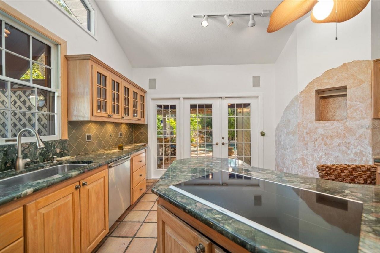 3033 82nd Way N, Saint Petersburg, FL 33710 Photo