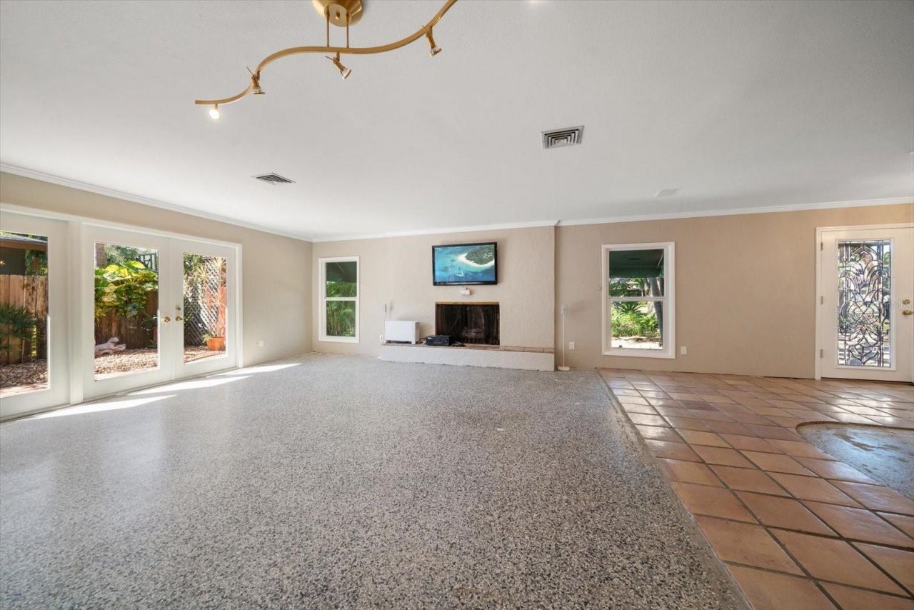 3033 82nd Way N, Saint Petersburg, FL 33710 Photo