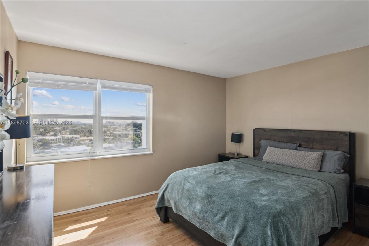 401 Golden Isles Dr, Unit 1012, Hallandale Beach, FL 33009 Photo