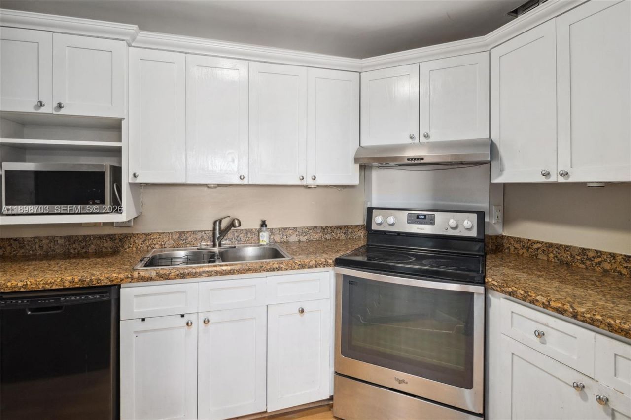 401 Golden Isles Dr, Unit 1012, Hallandale Beach, FL 33009 Photo