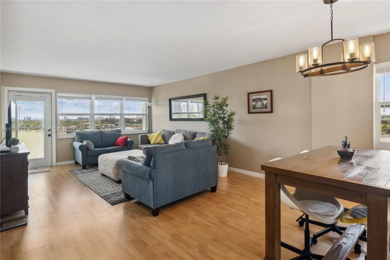 401 Golden Isles Dr, Unit 1012, Hallandale Beach, FL 33009 Photo