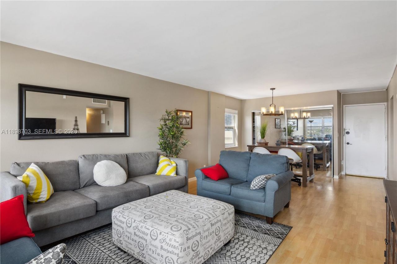 401 Golden Isles Dr, Unit 1012, Hallandale Beach, FL 33009 Photo