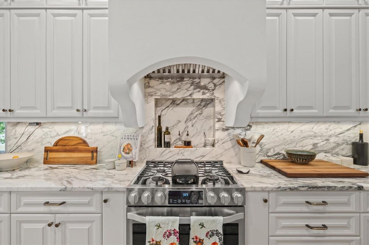 1724 Cherry Lane, Sarasota, FL 34236 Photo