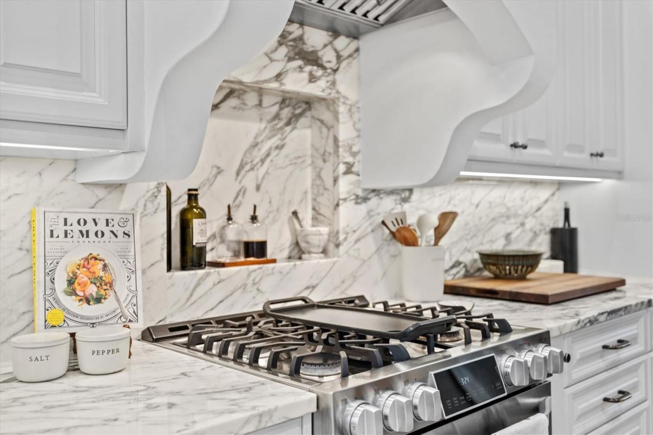 1724 Cherry Lane, Sarasota, FL 34236 Photo