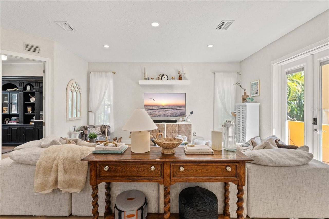 1724 Cherry Lane, Sarasota, FL 34236 Photo