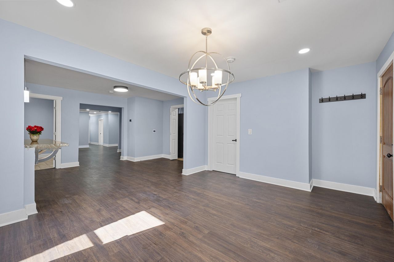 320 Clarendon Street Photo 10