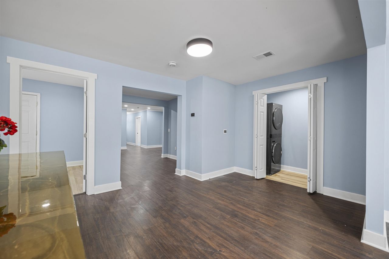 320 Clarendon Street Photo 13