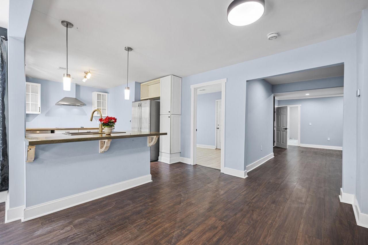 320 Clarendon Street Photo 14