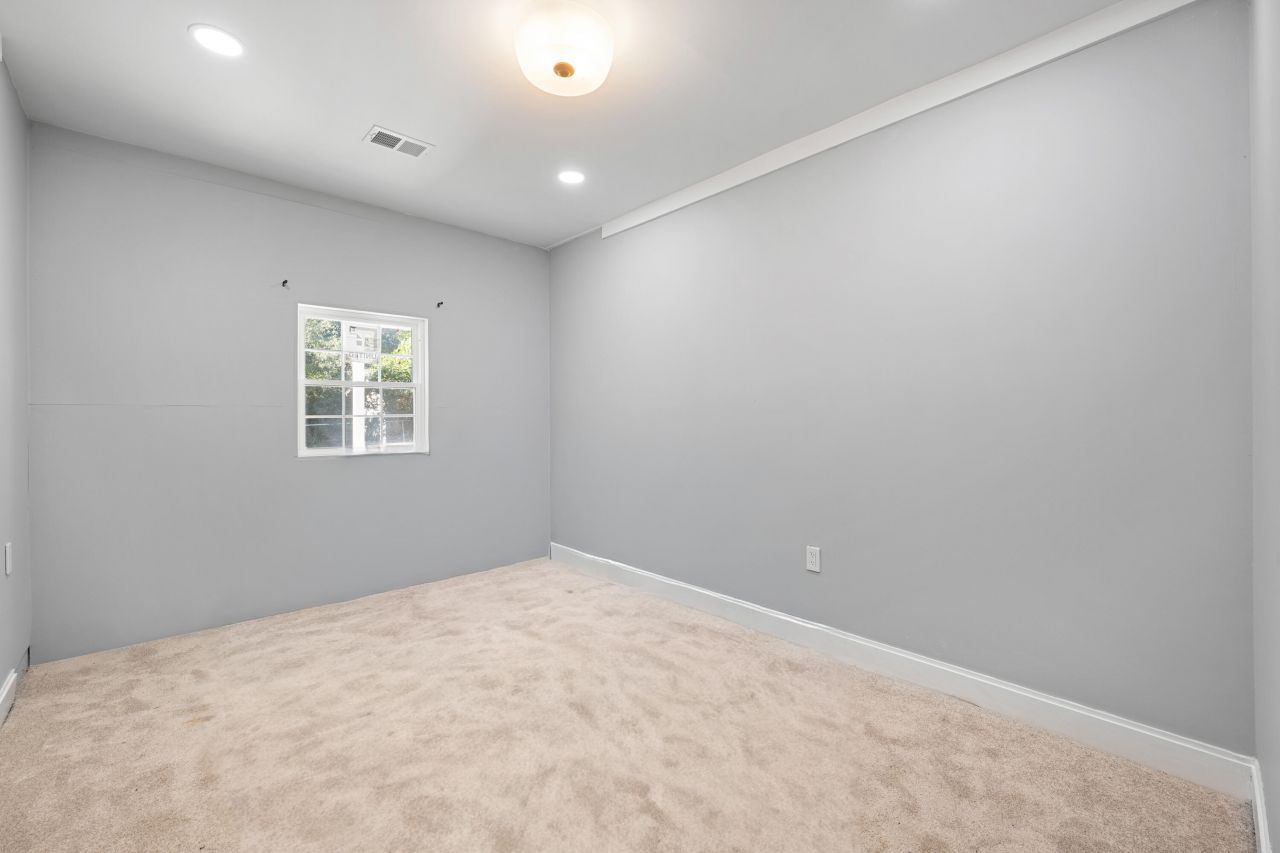 320 Clarendon Street Photo 32