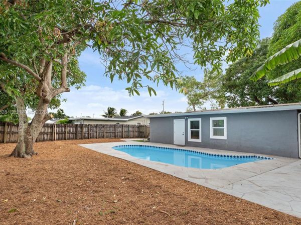 7705 Kimberly Blvd, North Lauderdale, FL 33068