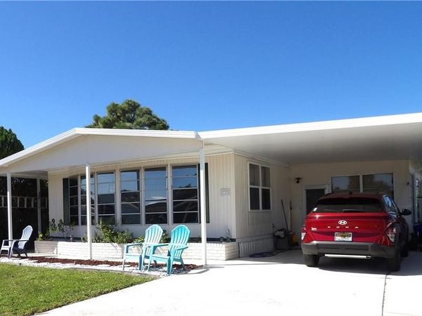 737 KNOTTY PINE CIR, NORTH FORT MYERS, FL 33917