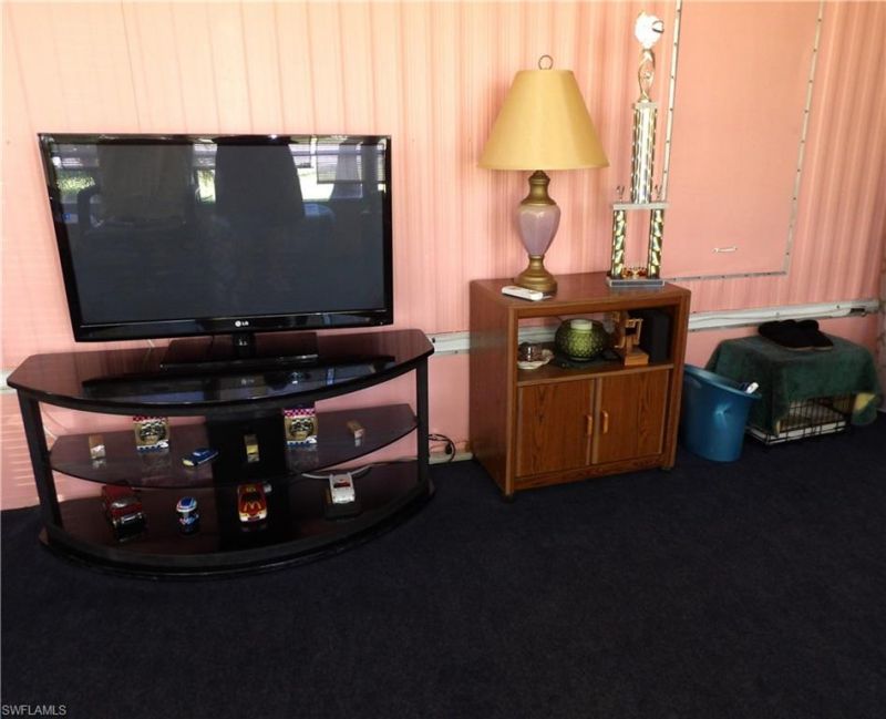 737 Knotty Pine Cir, North Fort Myers, FL 33917 Photo