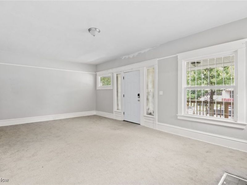 7608 Lawnview Avenue, Cleveland, OH 44103 Photo 6