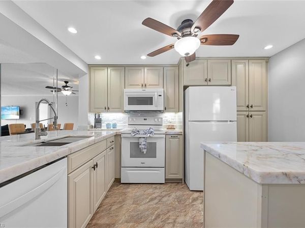 1083 Forest Lakes DR, Unit 207, NAPLES, FL 34105