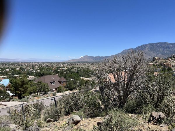 4424 Skyline Court NE, Albuquerque, NM 87111