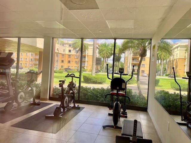 9350 Fontainebleau Blvd, Unit 408, Miami, FL 33172 Photo