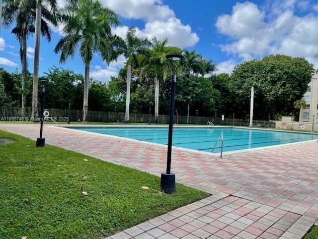9350 Fontainebleau Blvd, Unit 408, Miami, FL 33172 Photo