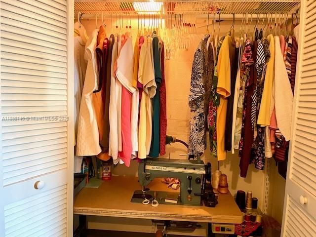 9350 Fontainebleau Blvd, Unit 408, Miami, FL 33172 Photo