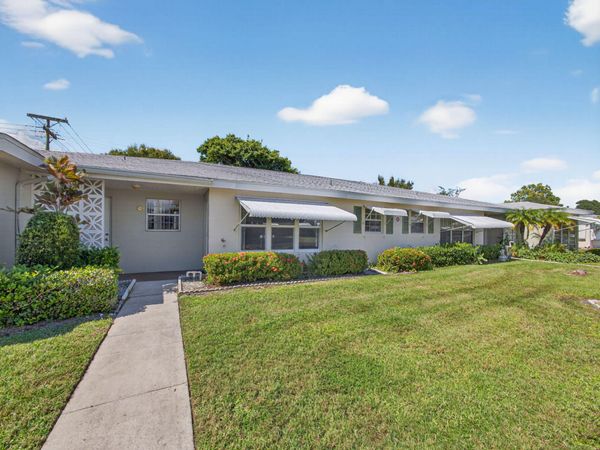 111 Lakes End Drive, Unit B, Fort Pierce, FL 34982