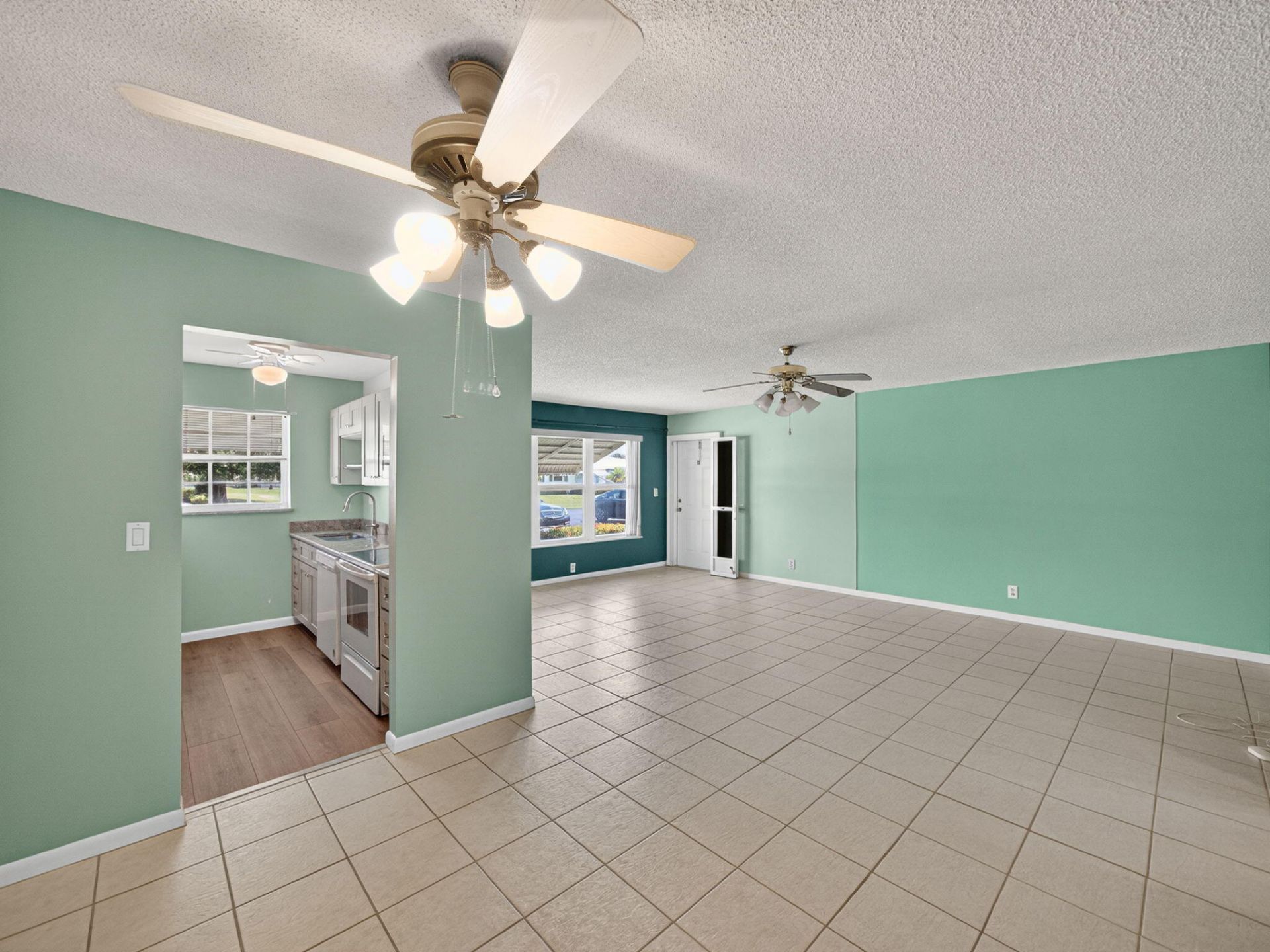 111 Lakes End Drive, Unit B, Fort Pierce, FL 34982 Photo
