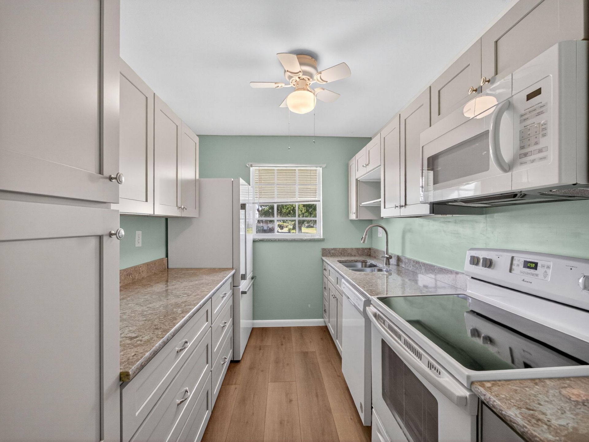 111 Lakes End Drive, Unit B, Fort Pierce, FL 34982 Photo