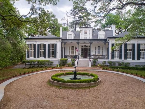 307 OAK Street, Natchez, MS 39120